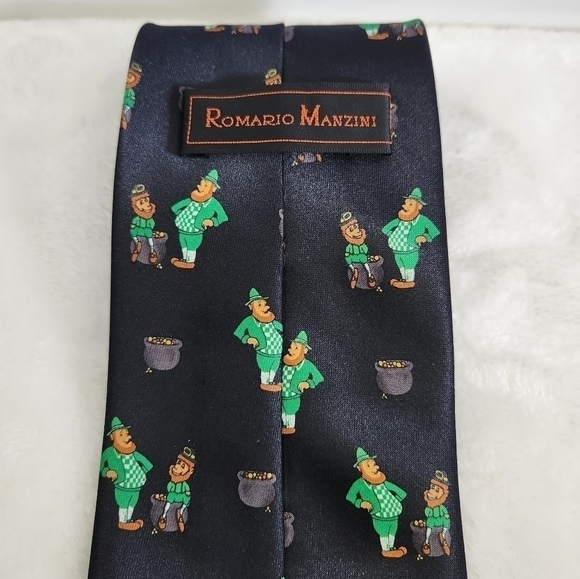 Romario Manzini Navy Blue St Patrick's Day Leprechaun Pot Of Gold Necktie Tie - Picture 9 of 9